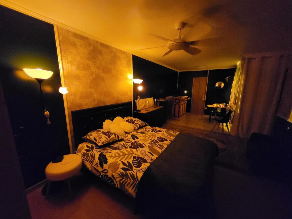 Choisy Le Jacuzzi Bed & Breakfast Exterior photo