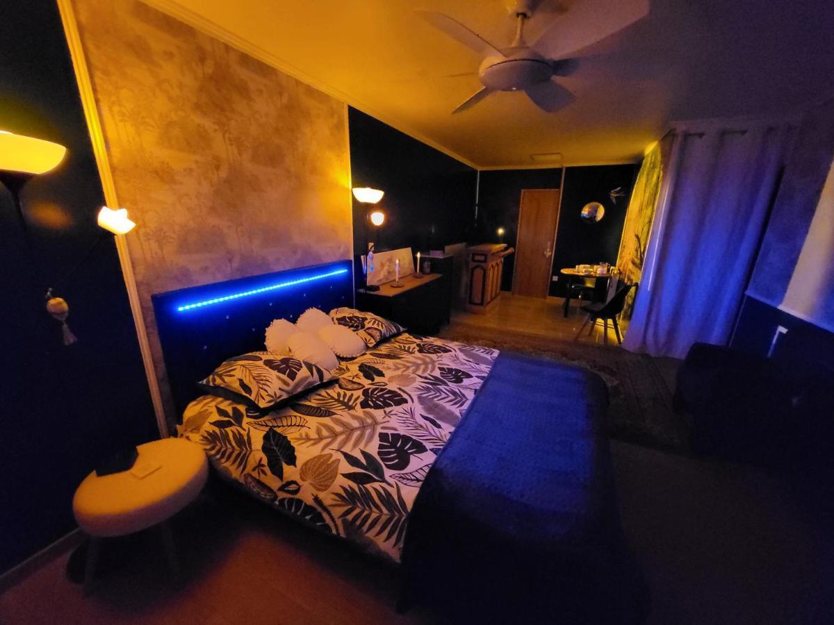 Choisy Le Jacuzzi Bed & Breakfast Exterior photo