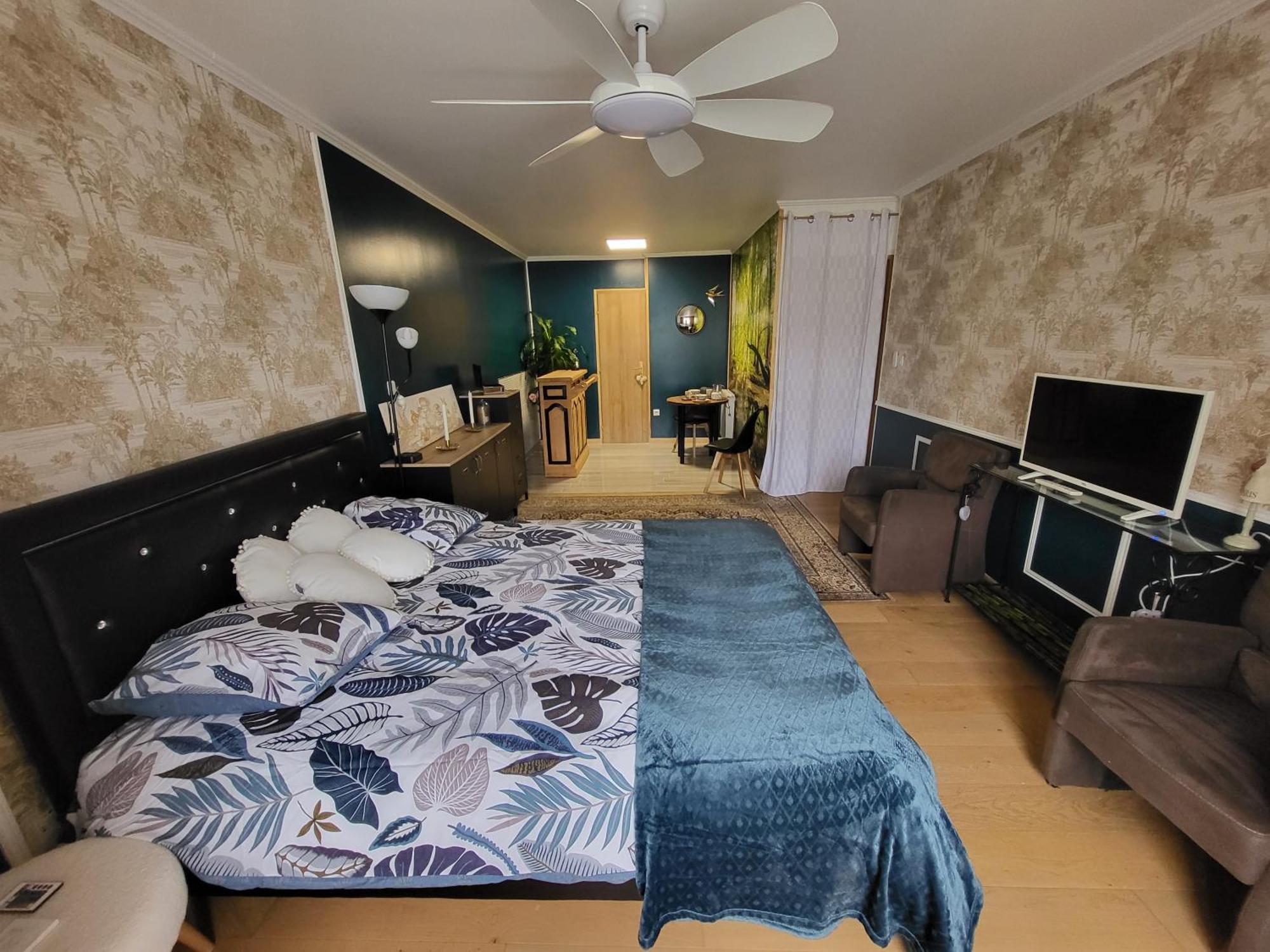 Choisy Le Jacuzzi Bed & Breakfast Exterior photo